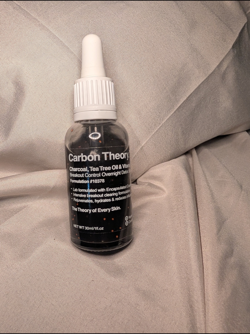 Carbon Theory Charcoal Breakout Control Serum - Black